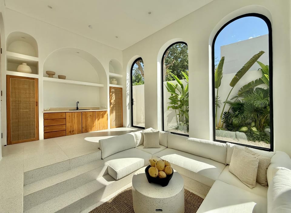 Toilet, Kitchen or kitchenette, Living room, Seating area