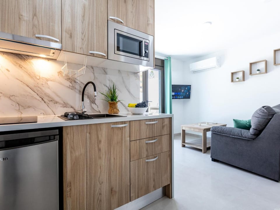 TV and multimedia, Kitchen or kitchenette, Living room, Seating area