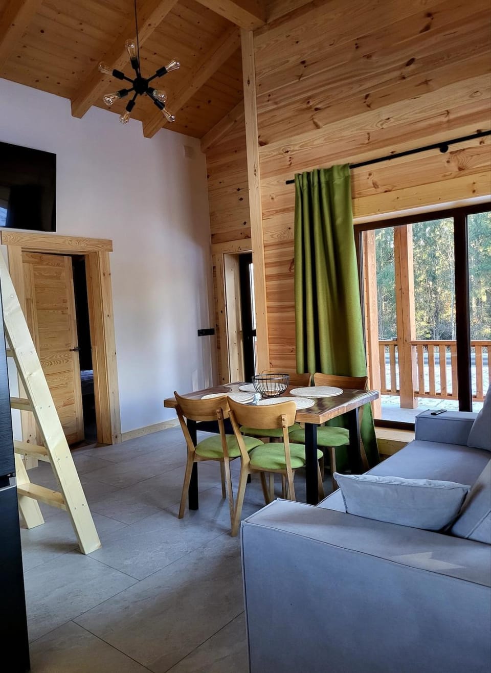 Communal lounge/ TV room, TV and multimedia, Living room, Dining area