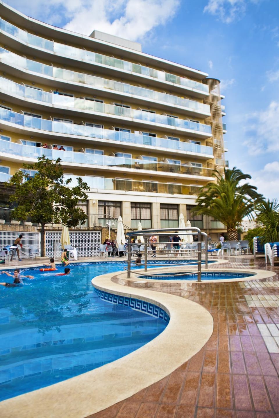 Property building, Day, Swimming pool, Swimming pool
