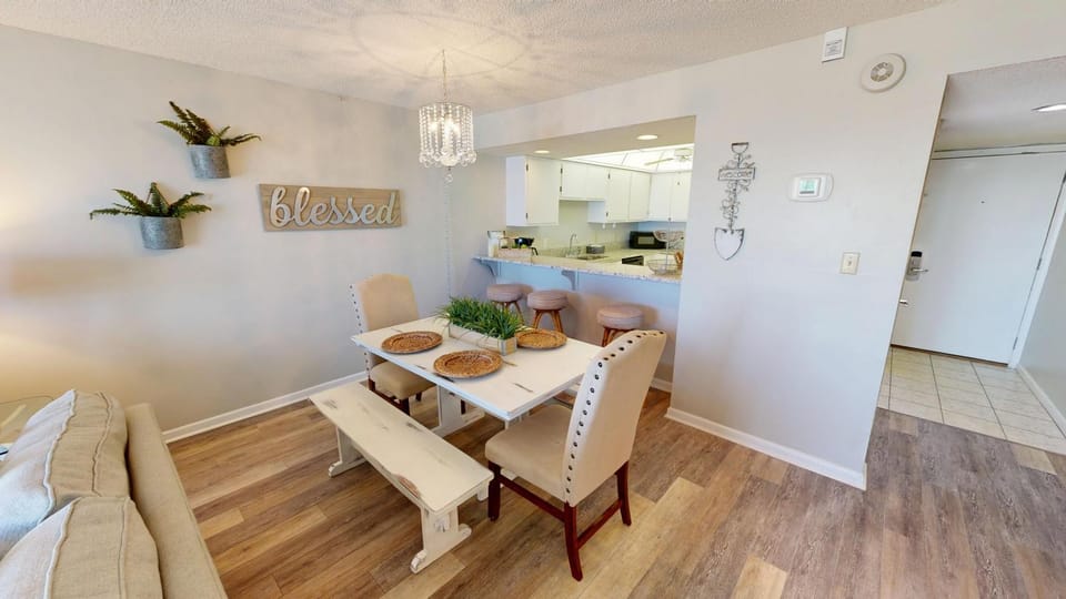 Beach House 101A Apartment in Miramar Beach