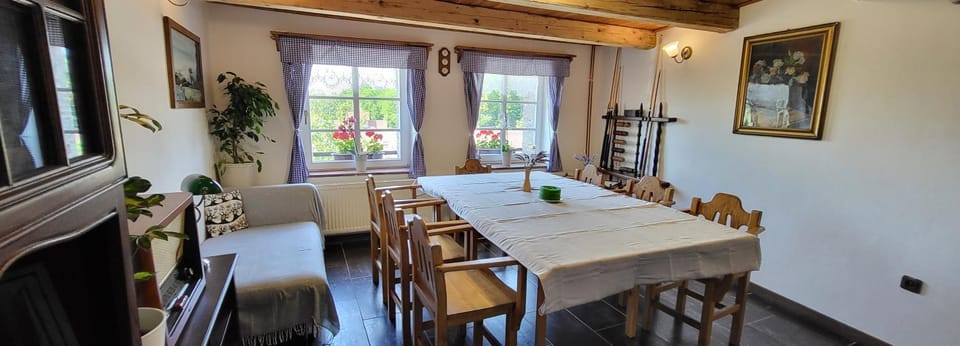 Living room, Seating area, Dining area