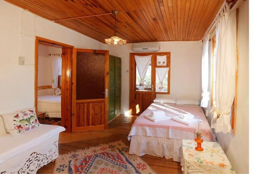 Günebakan Taliani Otel Hotel in İzmir Province