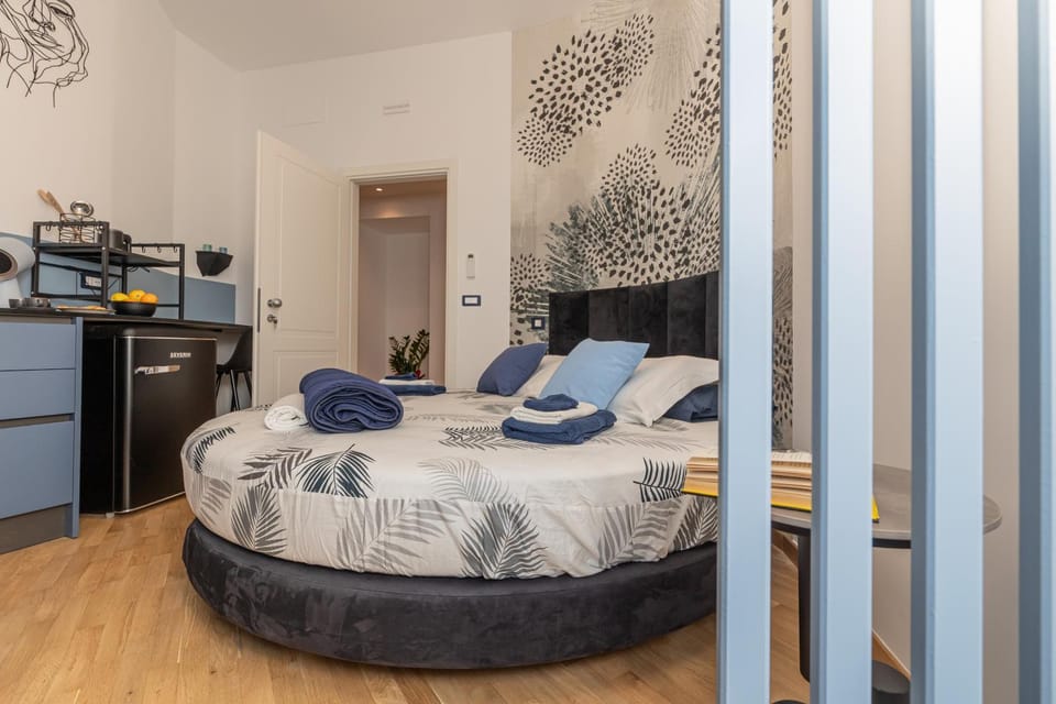 Kitchen or kitchenette, Photo of the whole room, minibar