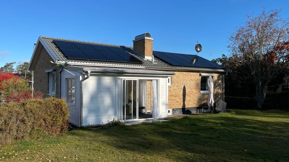 Property building, Day, Garden, Garden view