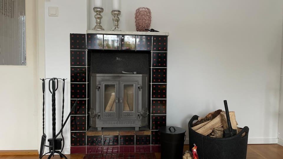 Living room, fireplace