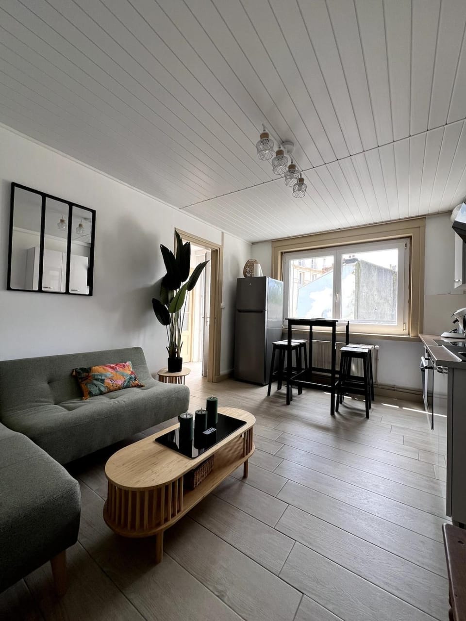 Living room, Dining area