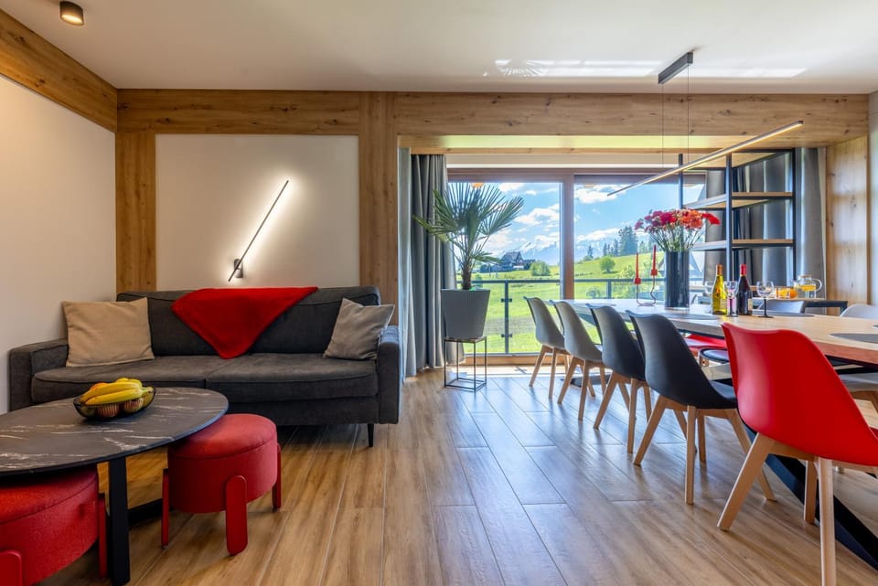 Living room, Seating area, Dining area