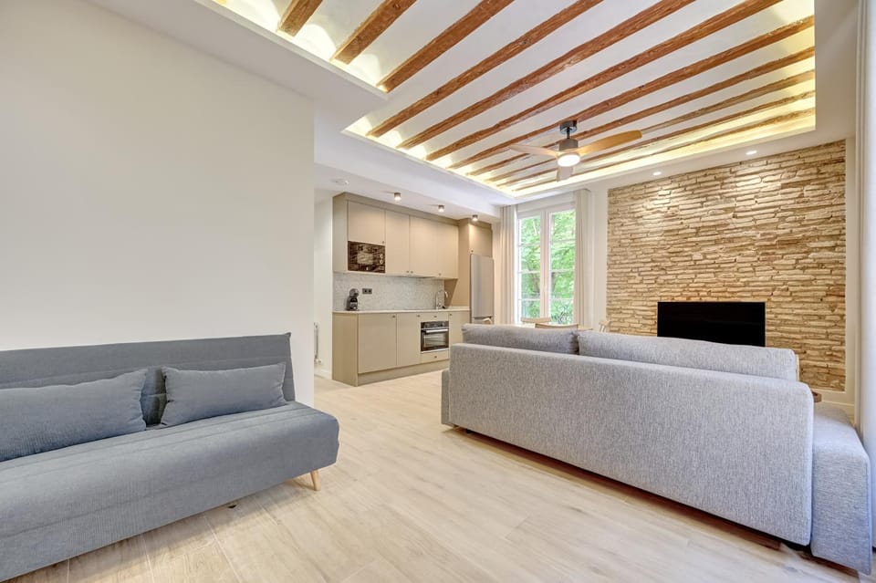 TV and multimedia, Kitchen or kitchenette, Living room, Seating area