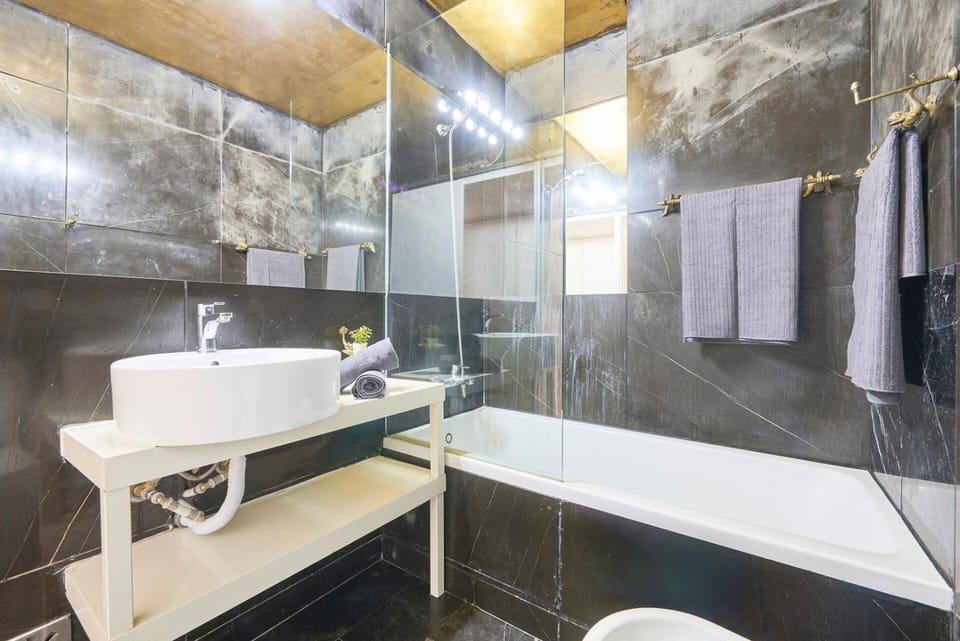 River View Studio Apartment in Lisbon