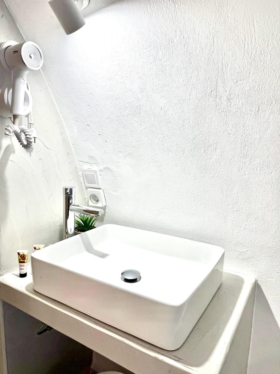 Cave Crafted Suites Apartment in Thera