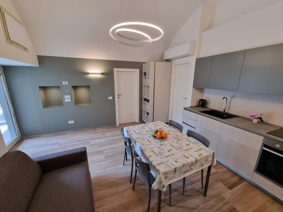 Kitchen or kitchenette, Living room, Dining area, oven