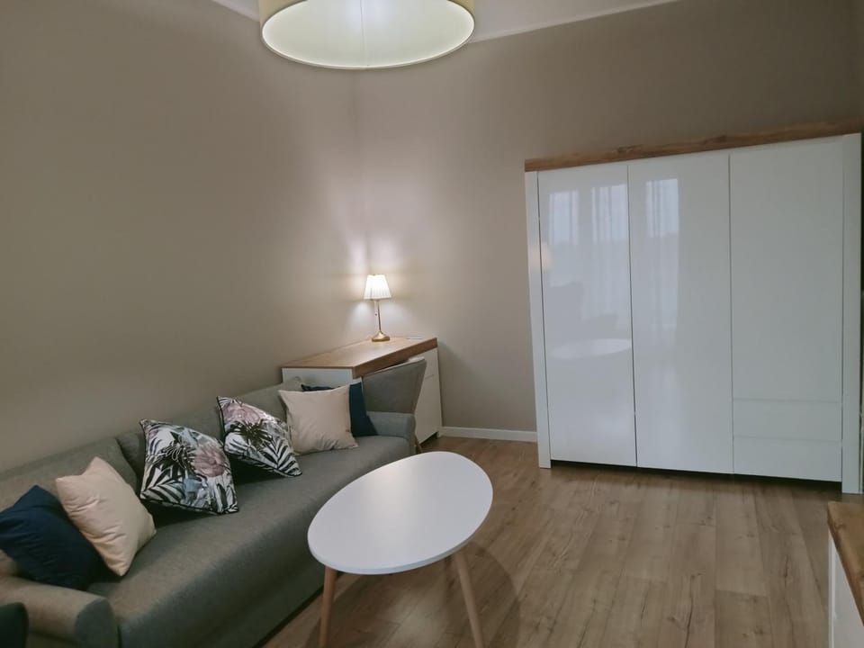 Apartament z Widokiem, wygodny Apartament z sypialnią, kuchnią i salonem, 47m2, bezpłatny garaż Apartment in Wroclaw