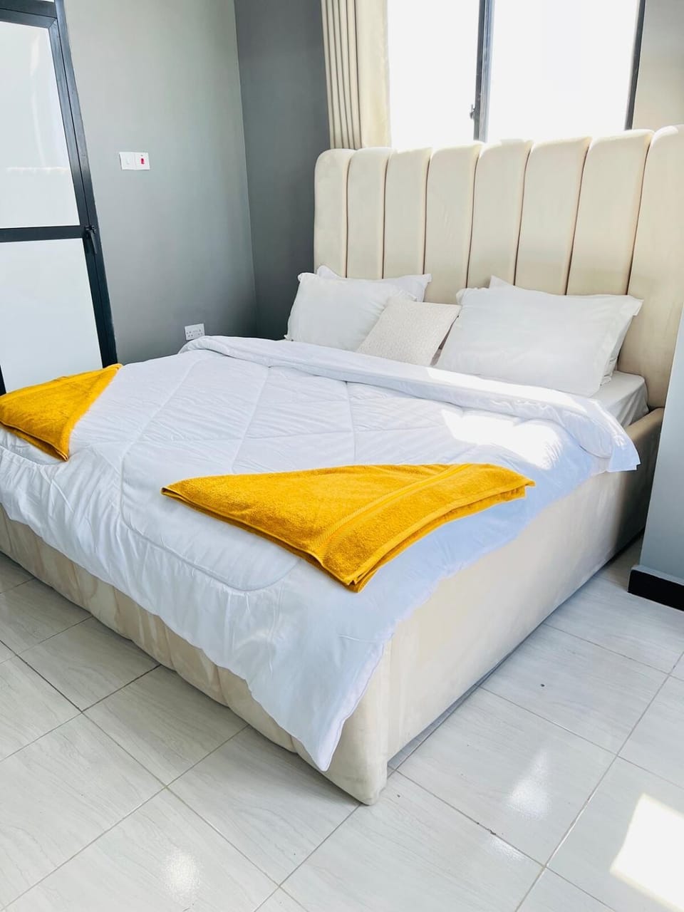 Chic 2BR Masaki Hide away, With POOL & GYM Apartment in City of Dar es Salaam