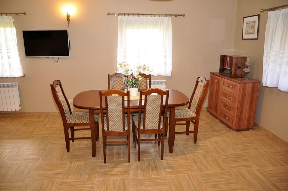 TV and multimedia, Dining area