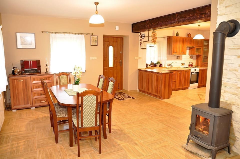 Kitchen or kitchenette, Living room, Dining area