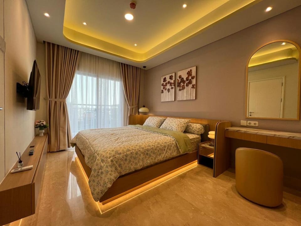 Bed, TV and multimedia, Bedroom