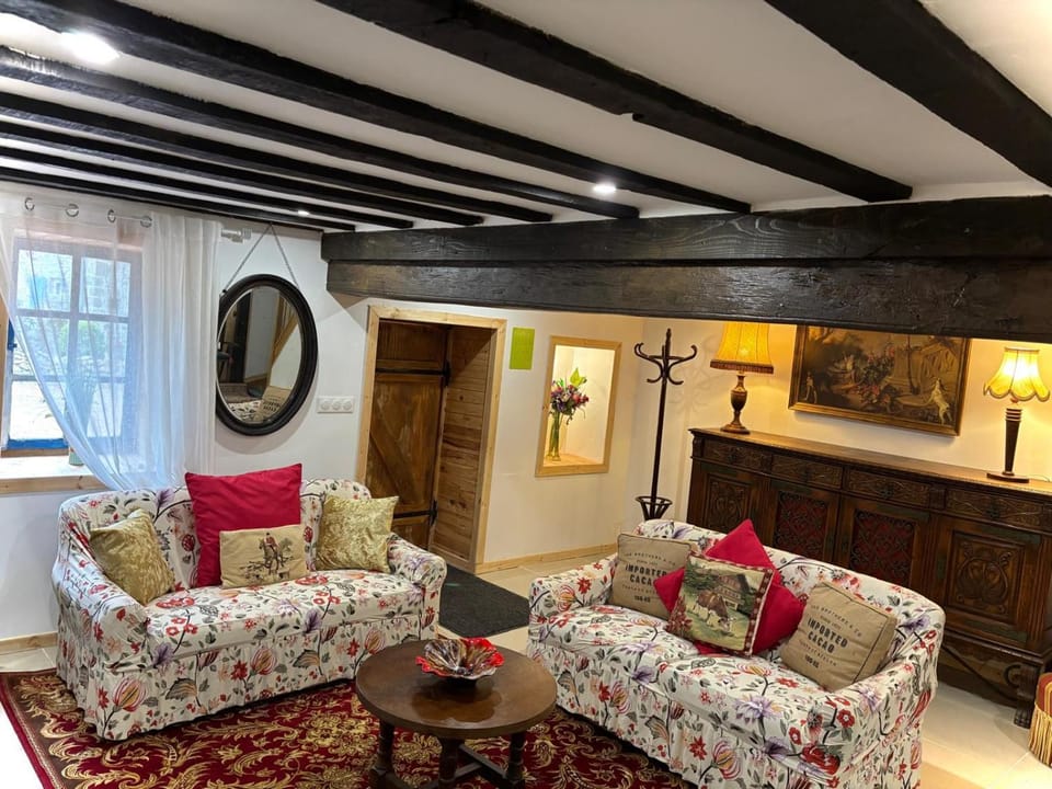 Living room, Seating area