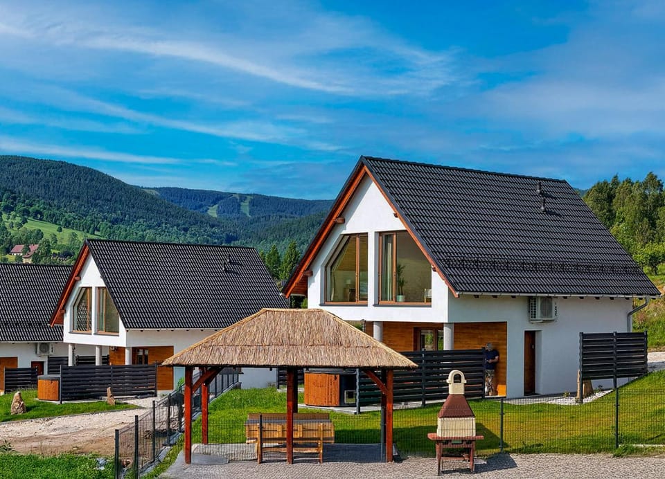 Property building, Balcony/Terrace, Mountain view