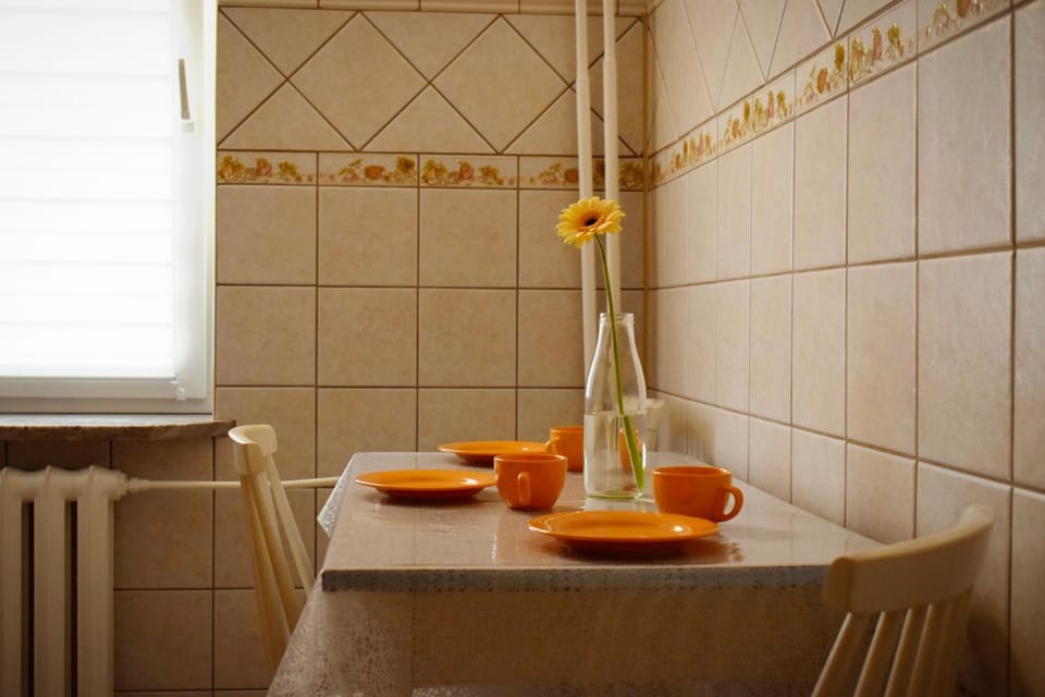 Dining area, kitchen