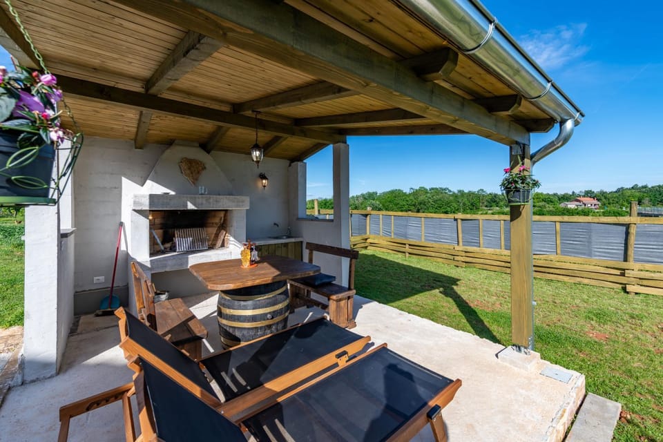 BBQ facilities, Balcony/Terrace, Seating area
