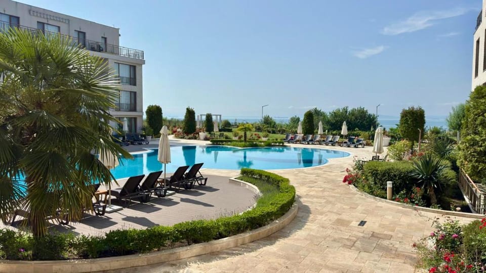 Апартамент Панорама, двустаен, малък, първа линия, гледка море, DIAMOND BEACH, Сарафово Apartment in Burgas