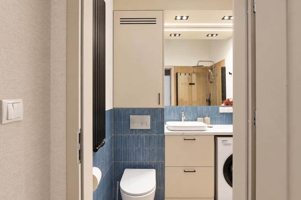 Shower, Toilet, Bathroom