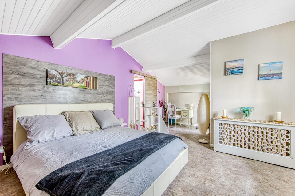 Property building, Living room, Bedroom