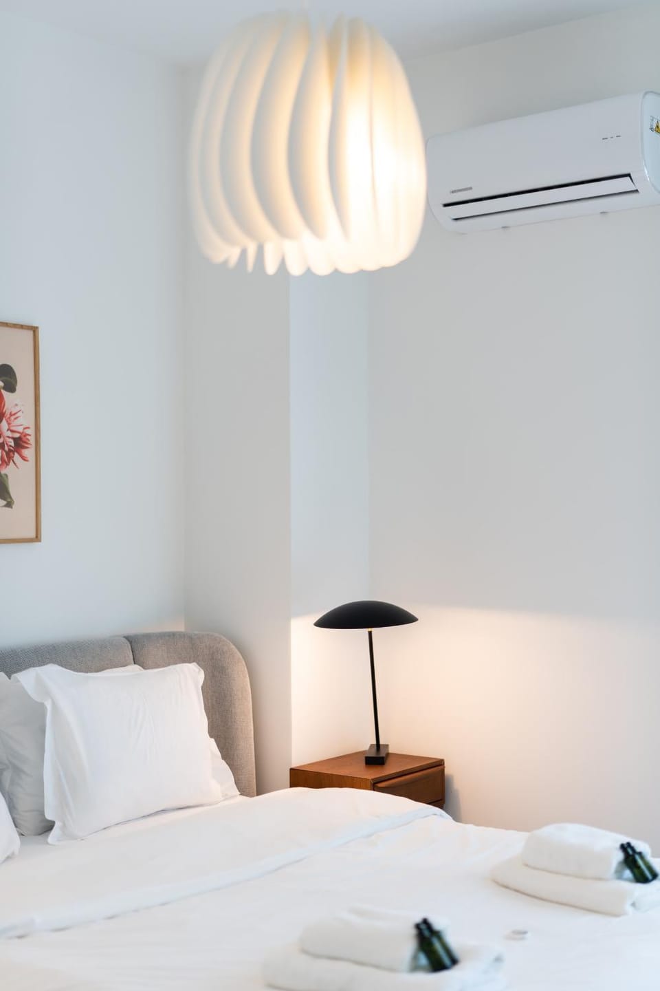 Bed, Bedroom, air conditioner