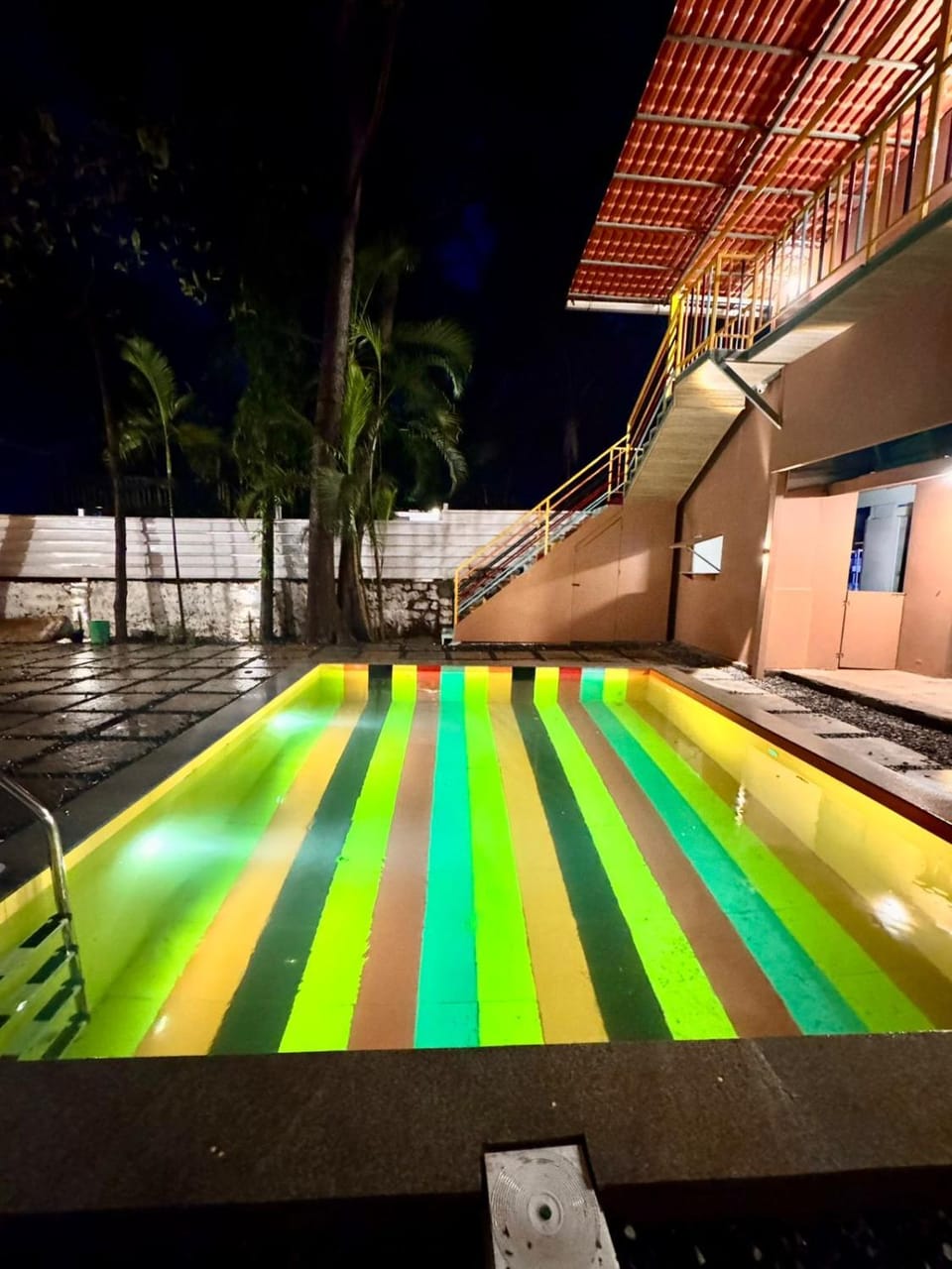 Pool view, Swimming pool, Swimming pool