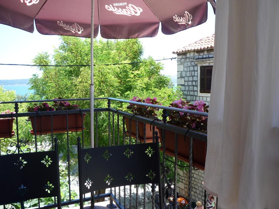 Balcony/Terrace, Sea view, Street view, Inner courtyard view