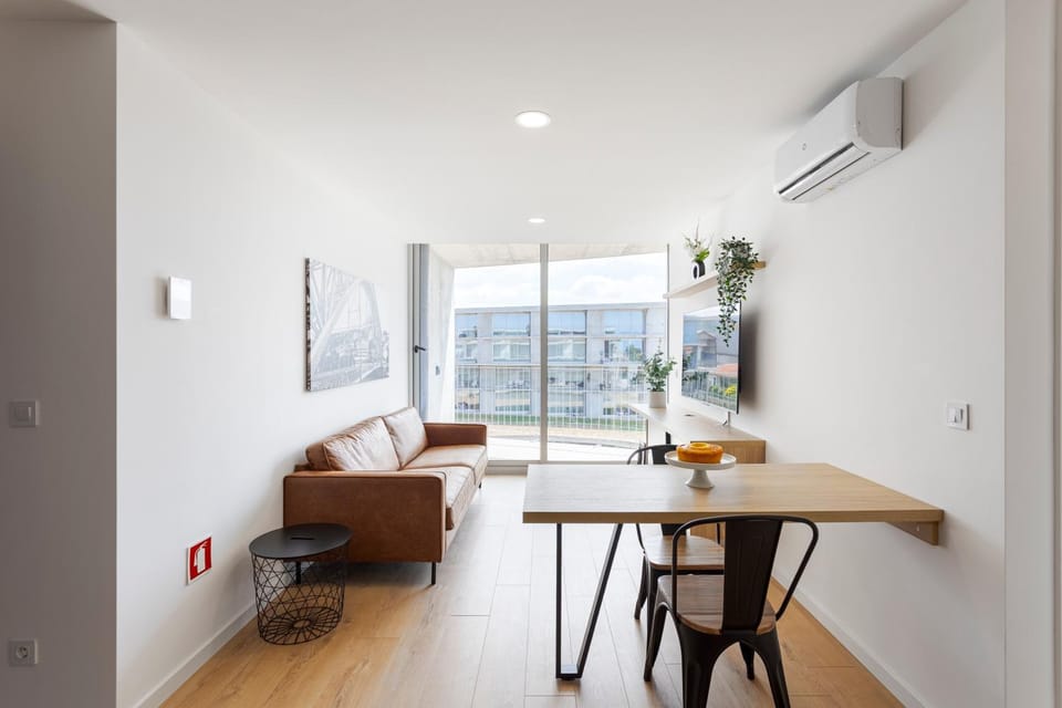 Living room, Dining area, air conditioner