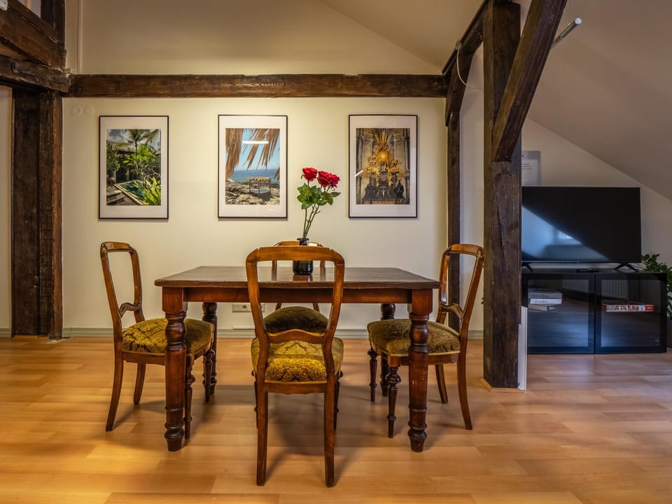 Living room, Dining area