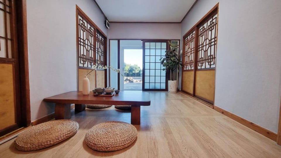 Haenarr Hanok Stay in Mandarin Orchard, 100m from Sea House in South Korea