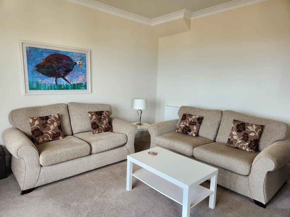 80 Filey Road - 2 bed first floor apartment with sea views and parking Apartment in Scarborough