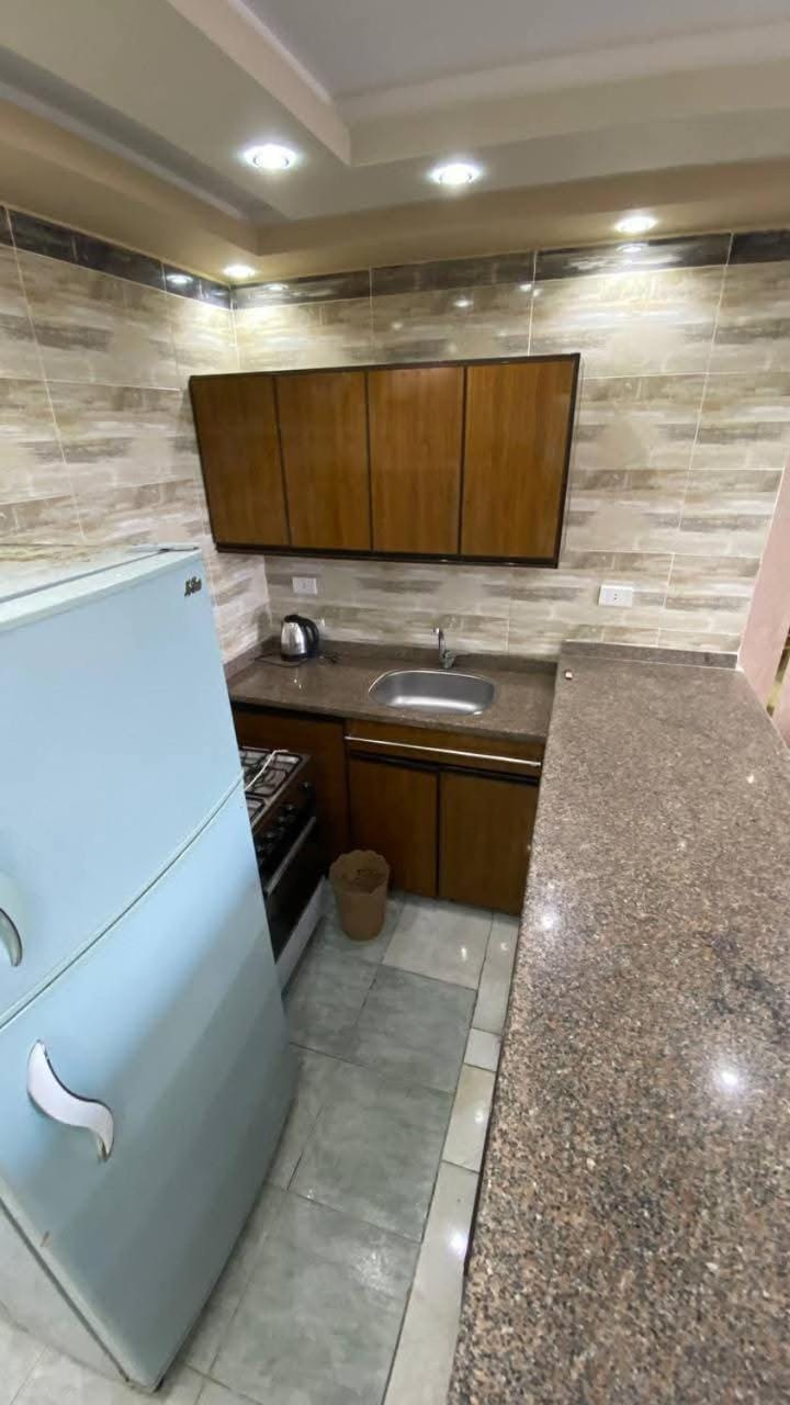 شاليه 3 غرف ارضي مرتفع بجنينه خاصه علي البحر مباشر المعموره الشاطئ Apartment in Alexandria