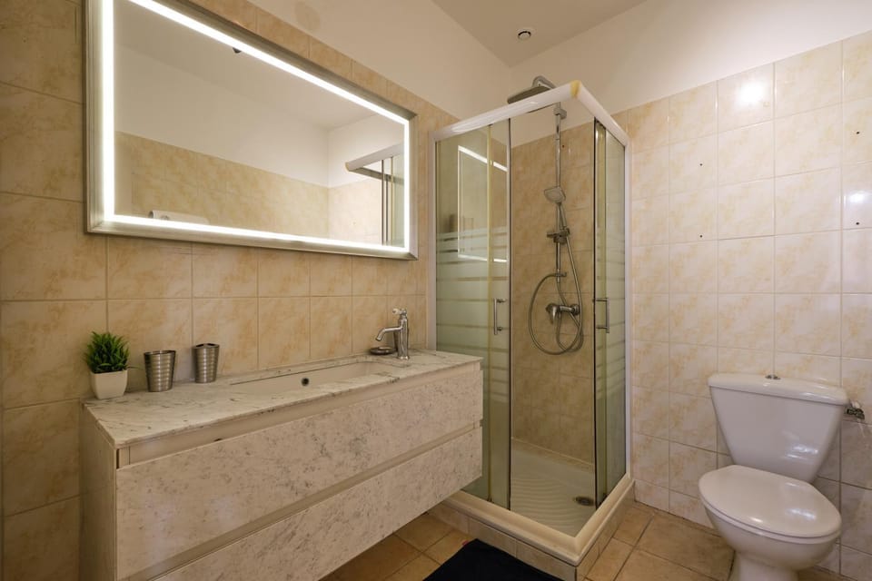 Shower, Toilet, Bathroom