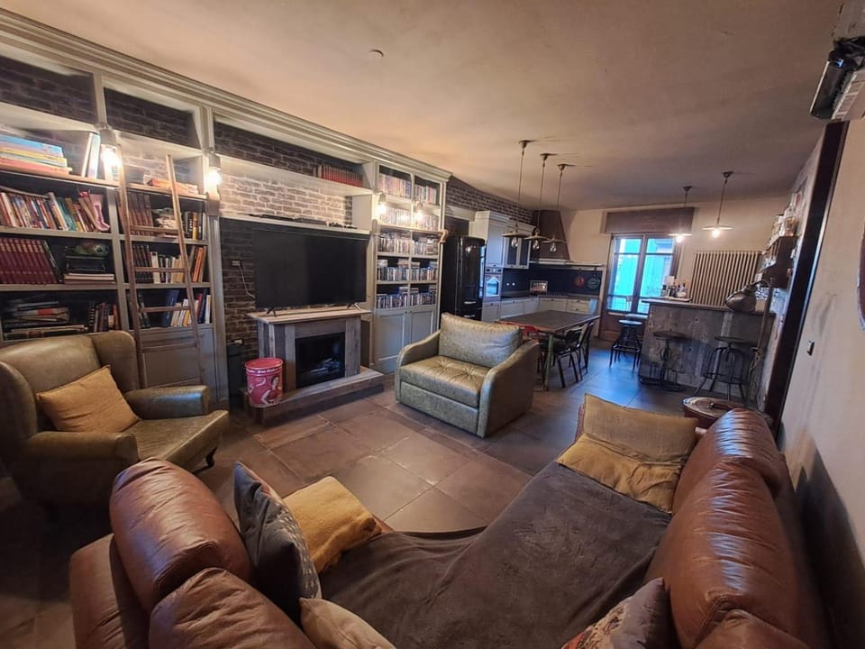 Communal lounge/ TV room, Communal lounge/ TV room, Living room, Seating area