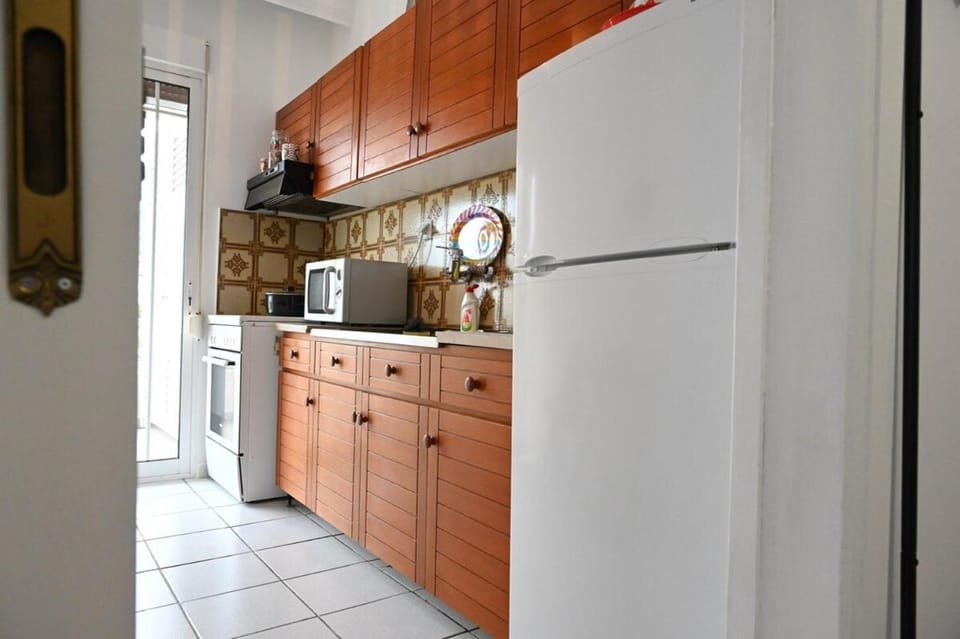 Kitchen or kitchenette, oven, stove