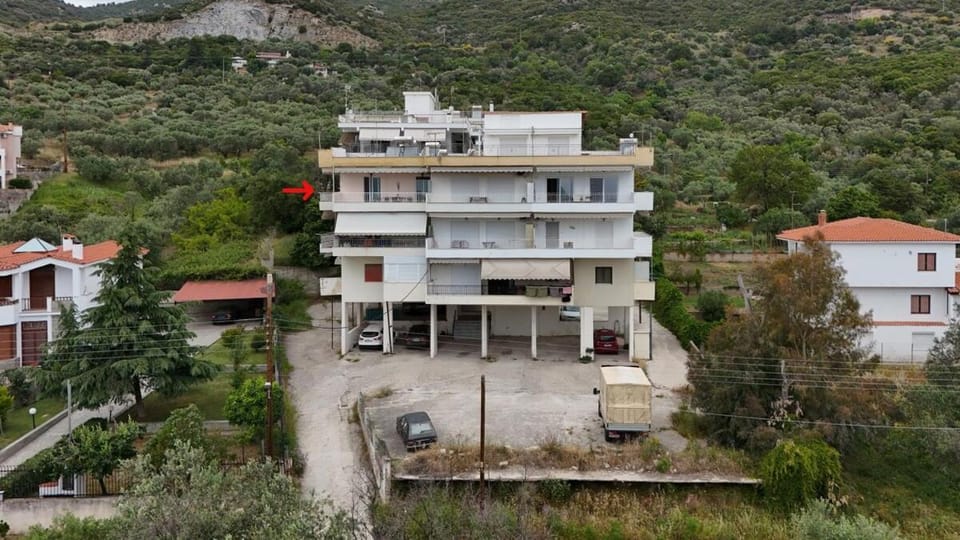 Property building, Natural landscape, Bird's eye view, Parking