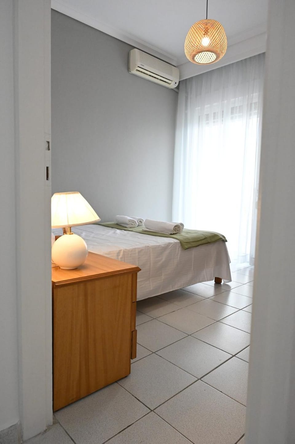 Bed, Photo of the whole room, Bedroom, air conditioner