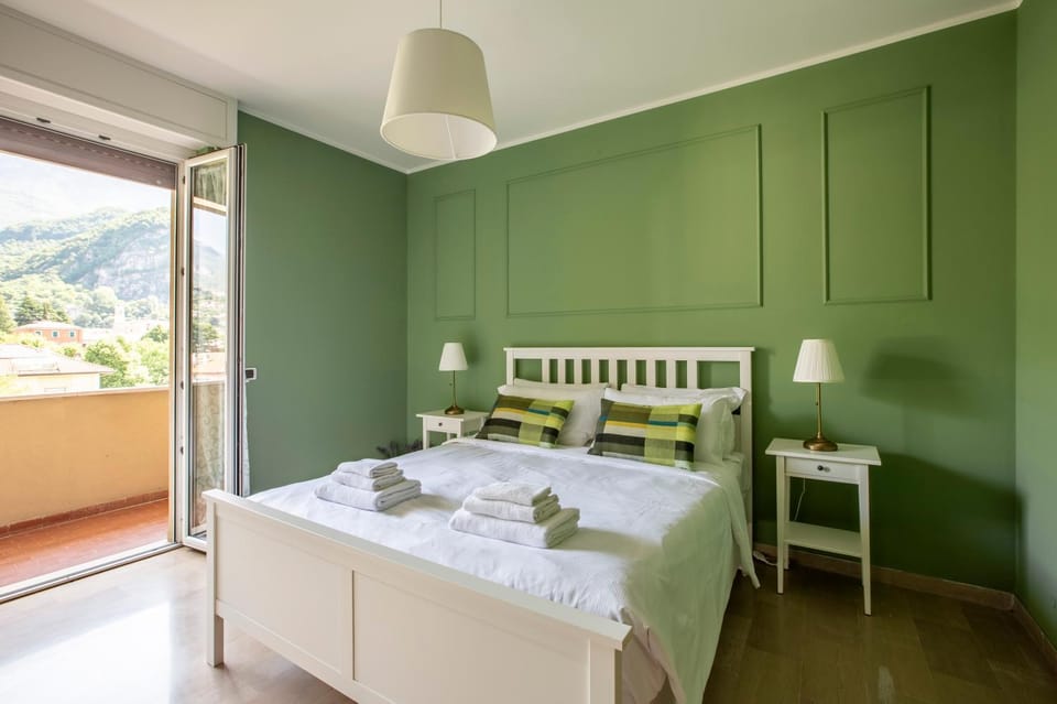 Como Lake, 6 Posti, Vista Monti con Climatizzatore Apartment in Province of Lecco