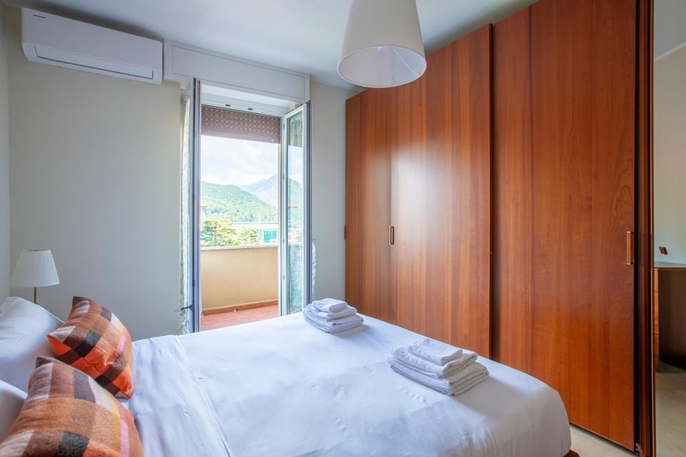 Como Lake, 6 Posti, Vista Monti con Climatizzatore Apartment in Province of Lecco