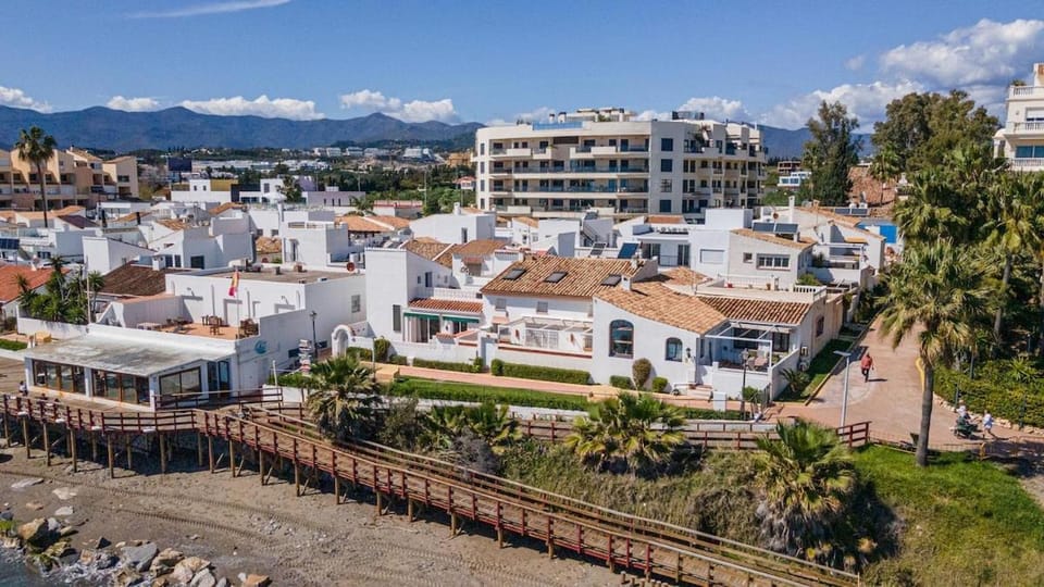 Azul on the New Golden Mile 1min walk from beach by Allstay Apartment in Costa del Sol