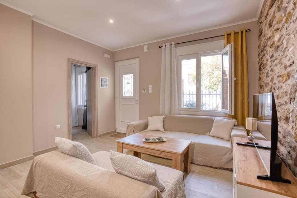 TV and multimedia, Living room, Seating area, air conditioner