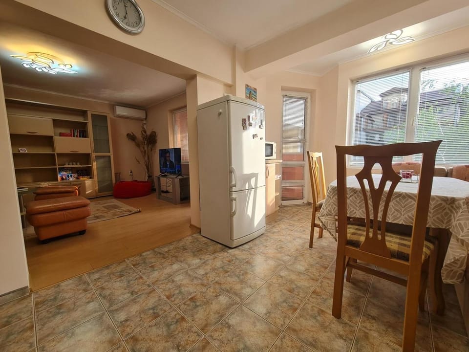 "Daisy" spasious apartment close to city park Apartment in Varna