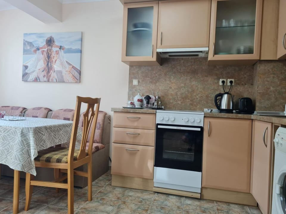 "Daisy" spasious apartment close to city park Apartment in Varna