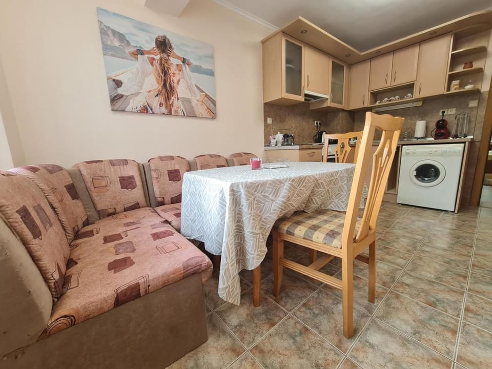 "Daisy" spasious apartment close to city park Apartment in Varna