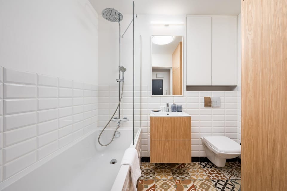 Shower, Toilet, Bathroom, Bath, towels