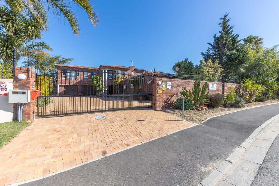 Tambula Guest House Bed and Breakfast in Cape Town